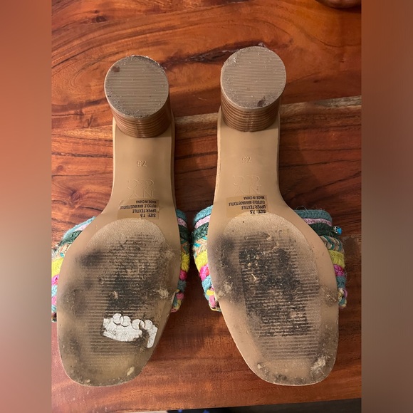 🎉 NY&Co Multi-colored Jeweled Slides - Picture 4 of 5